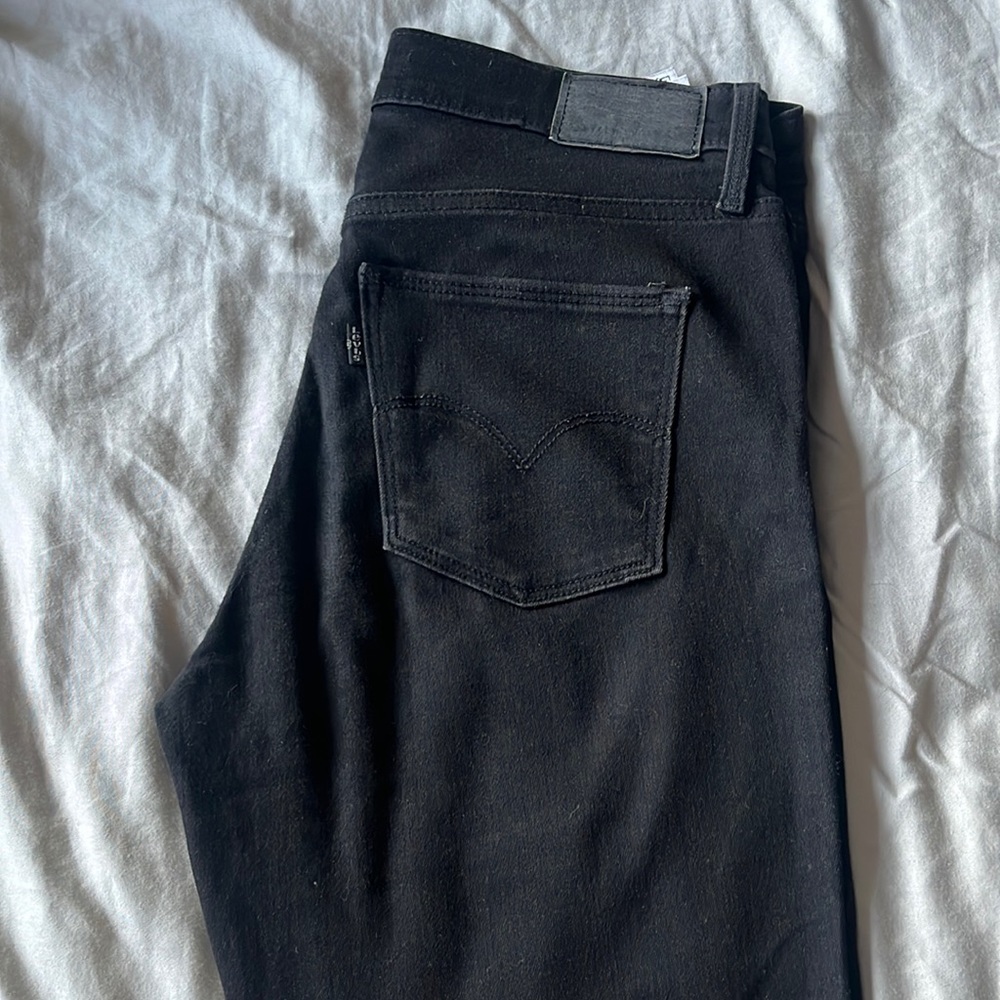 Levi’s slimming skinny jeans size 28